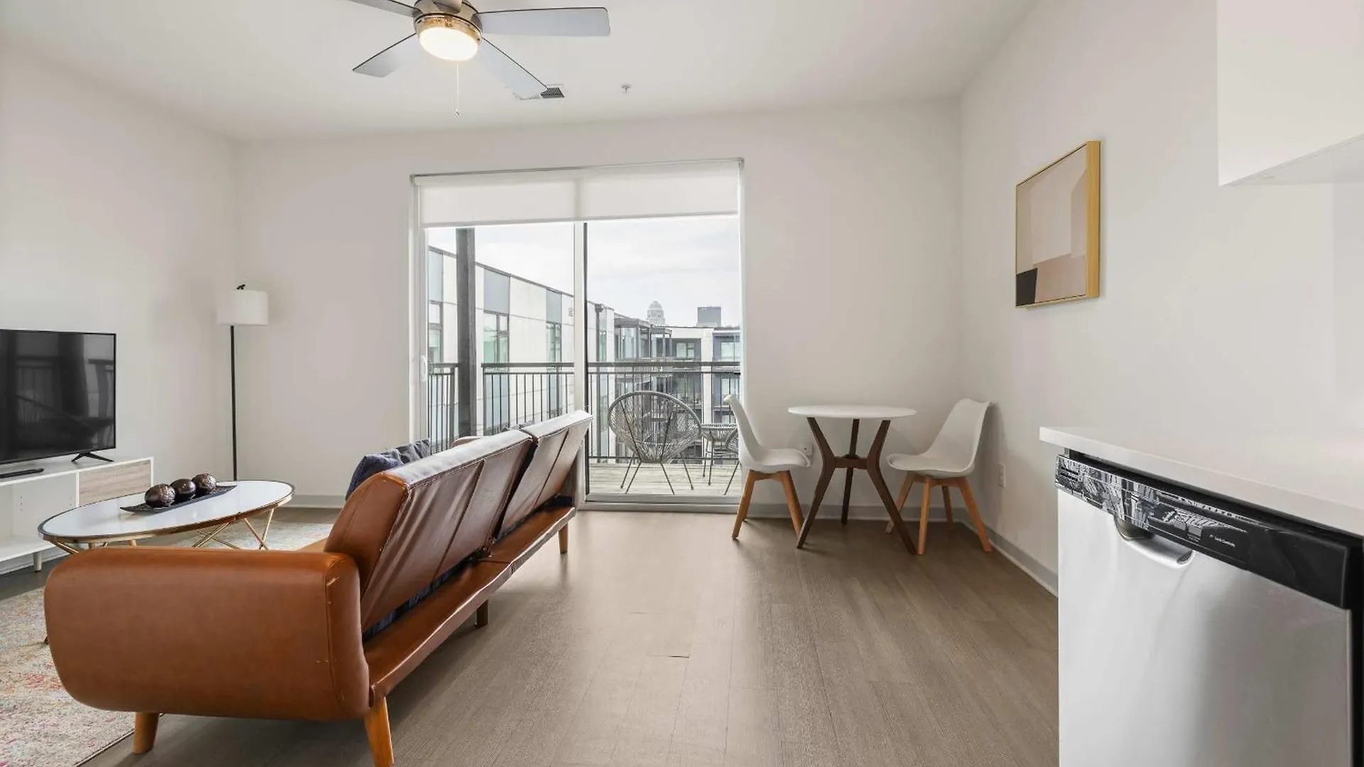 Two Stylish Nulu Cozysuites Louisville Apartment