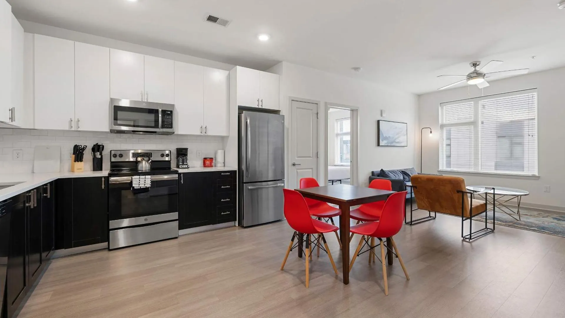 Two Stylish Nulu Cozysuites Louisville Apartment