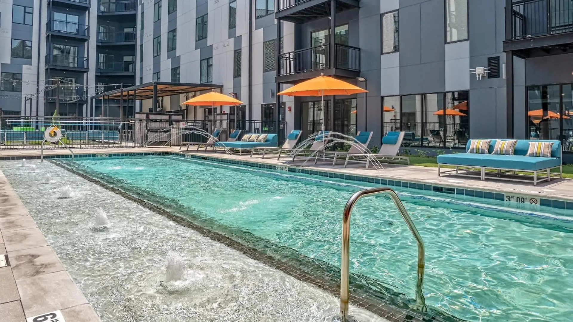 Two Stylish Nulu Cozysuites Louisville